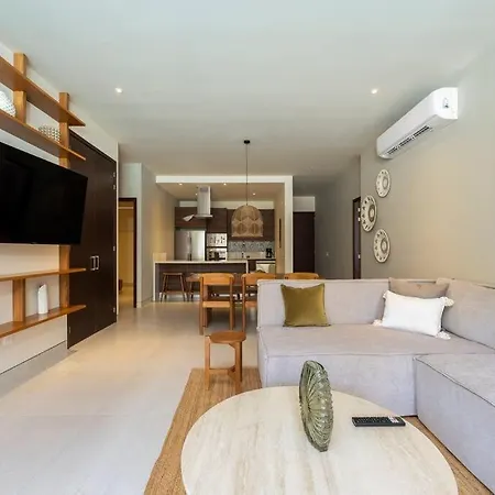 Vista Vela 3 With 3Br/3Bath Condo